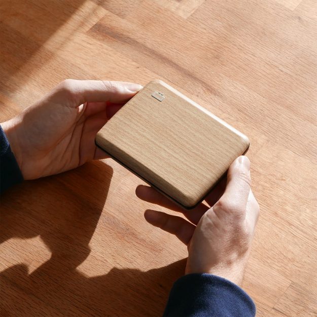 ÖGON Smart Case V2L | bamboo effect