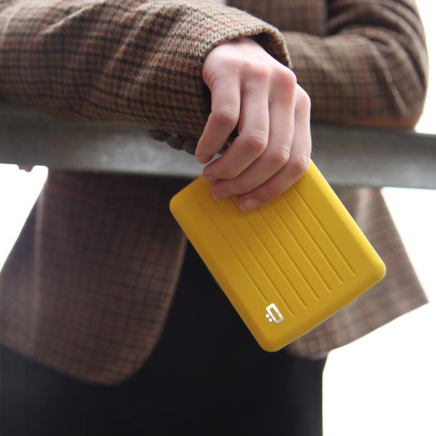 STOCKHOLM SMART CASE V2 large taxi yellow